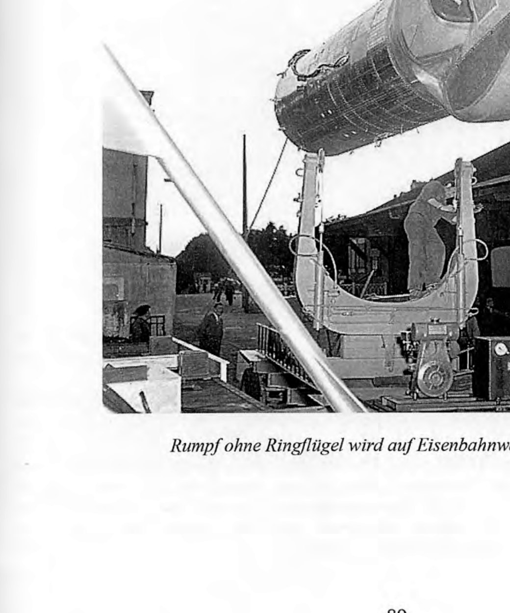 Coléoptère fuselage without the annular wing on a railway wagon