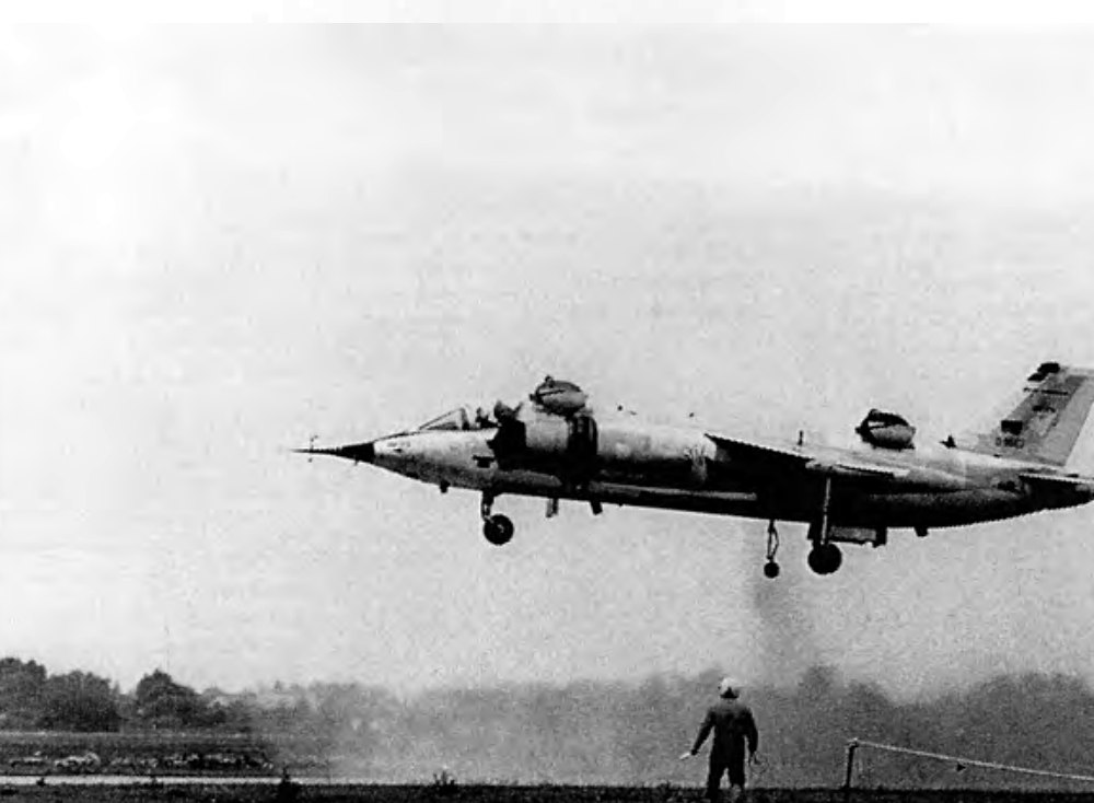 VAK 191B in free hovering flight